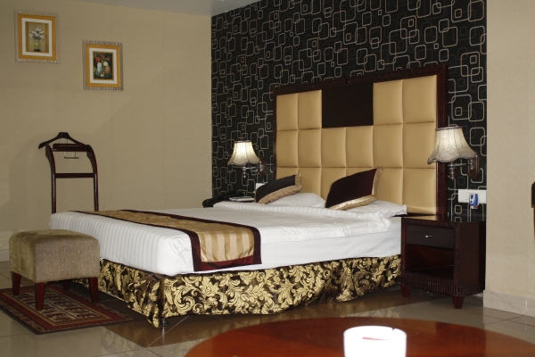 Hotel Gateway Grandeur Christianbasti (Guwahati )